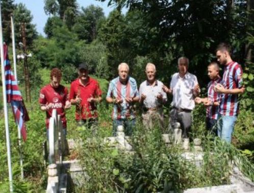 �ampiyonluk Kupas�n� mezara istiyorlar