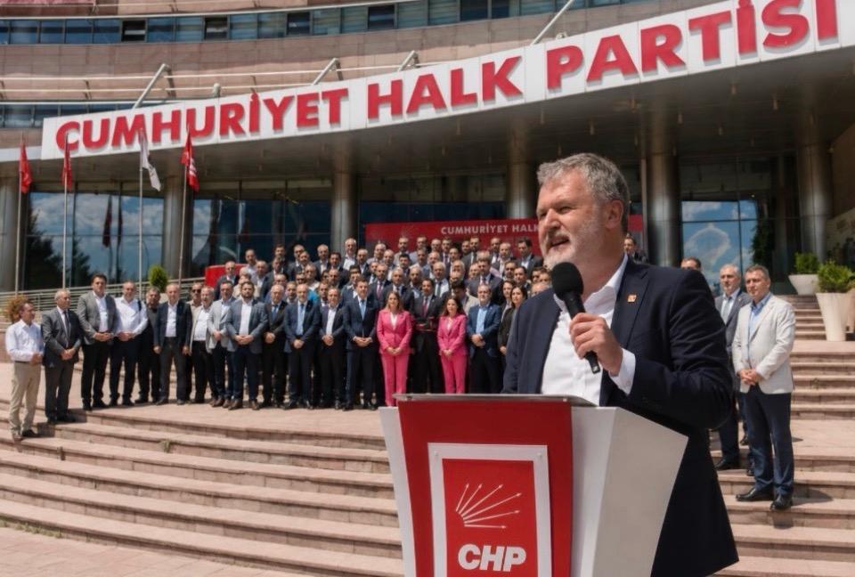 �nce Kurultay, sonra iktidar