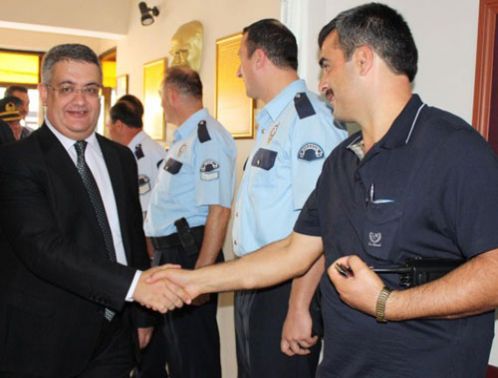 PEKMEZ AK�AKOCA'YA TAY�N OLDU