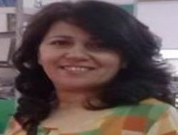 G�zlerine Bakarak Yalanlar� S�ral�yor...