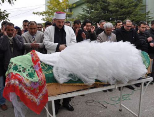 Han�m Ay�e Odaba� vefat etti