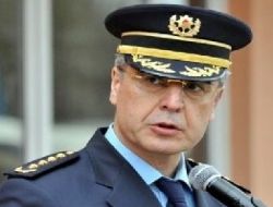 O m�d�rden zehir zemberek dilek�e