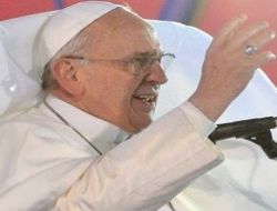 Papa: �nternet Tanr�'n�n bir l�tfu